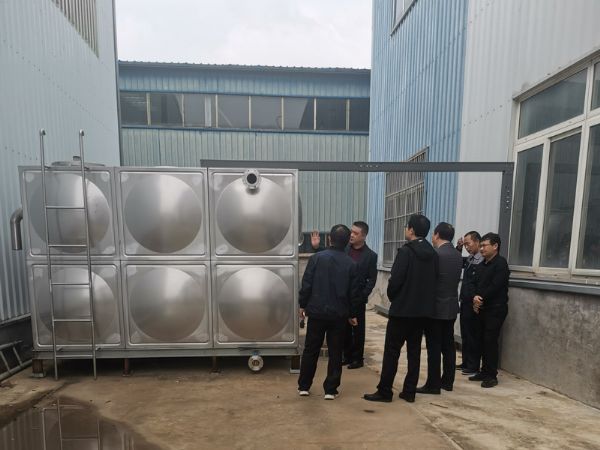 濟寧職業技術學院機電工程系教師及校領導，協同鎮領導來廠考察合作